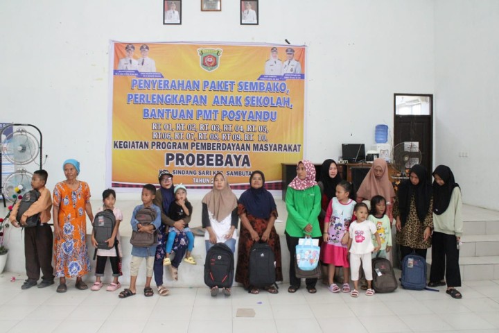 Penyerahan Paket Sembako Perlengkapan Anak Sekolah,Bantuan PMT Posyandu. RT 1-10 Se-Kelurahan Sindang Sari. KEGIATAN PROGRAM PEMBERDAYAAN MASYARAKAT (PROBEBAYA)