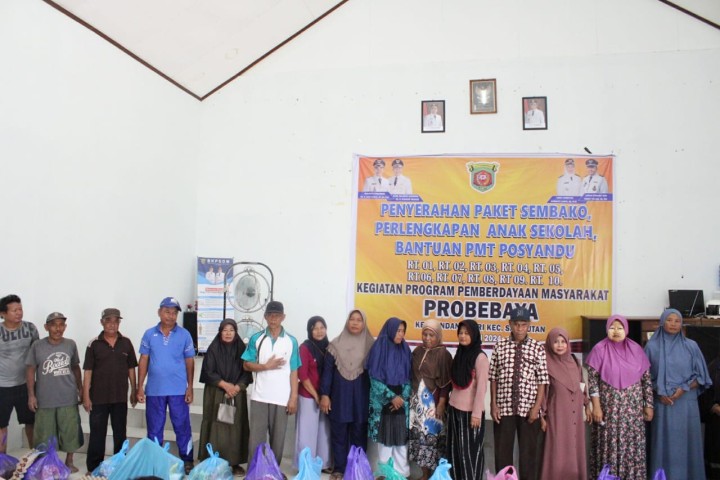 Penyerahan Paket Sembako Perlengkapan Anak Sekolah,Bantuan PMT Posyandu. RT 1-10 Se-Kelurahan Sindang Sari. KEGIATAN PROGRAM PEMBERDAYAAN MASYARAKAT (PROBEBAYA)