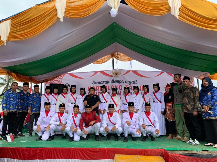 Upacara Memperingati HUT RI ke 79 di Kelurahan Sindang Sari