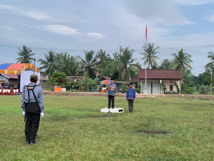 Upacara Memperingati HUT RI ke 79 di Kelurahan Sindang Sari