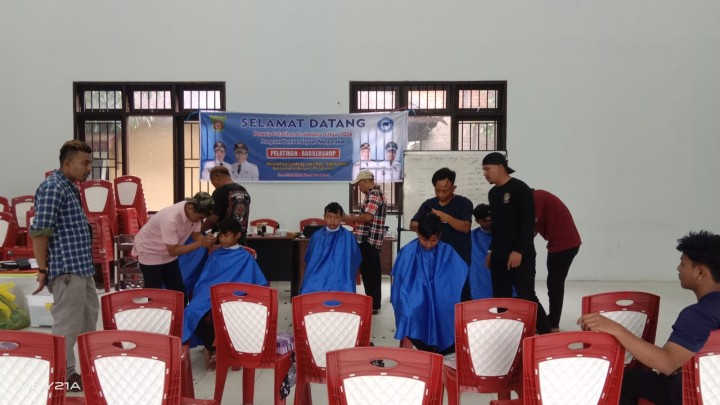 KEGIATAN PELATIHAN BARBERSHOP PROGRAM PROBEBAYA  KELURAHAN SINDANG SARI TAHUN 2024.