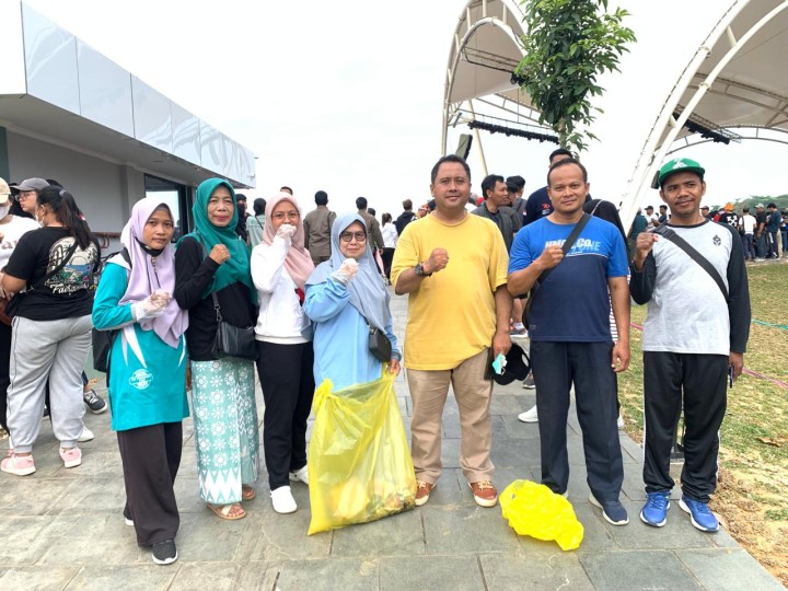 Gerakan Pungut Sampah Bersih Teras Samarinda