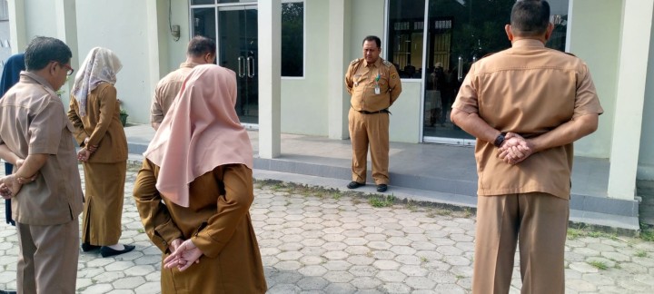 Apel pagi di lingkungan pemerintahan Kelurahan Sindang Sari Pejabat Struktural ASN dan NON ASN Kelurahan Sindang Sari