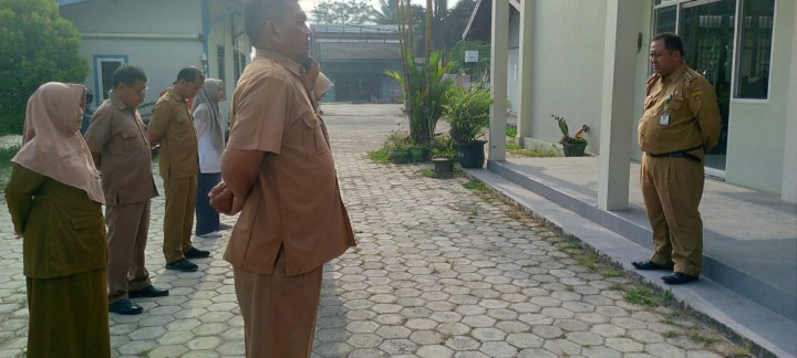 Apel pagi di lingkungan pemerintahan Kelurahan Sindang Sari Pejabat Struktural ASN dan NON ASN Kelurahan Sindang Sari