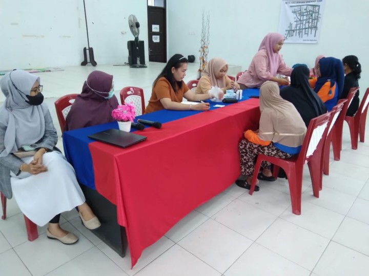 Kegiatan sekolah lansia GEMA LANTANG di kelurahan Sindang Sari Dihadiri oleh para lansia warga kekurahan sindang sari di fasilitasi oleh BKKBN Provinsi Kalimantan Timur. Dengan kegiatan penyuluhan dan pemeriksaan Kesehatan