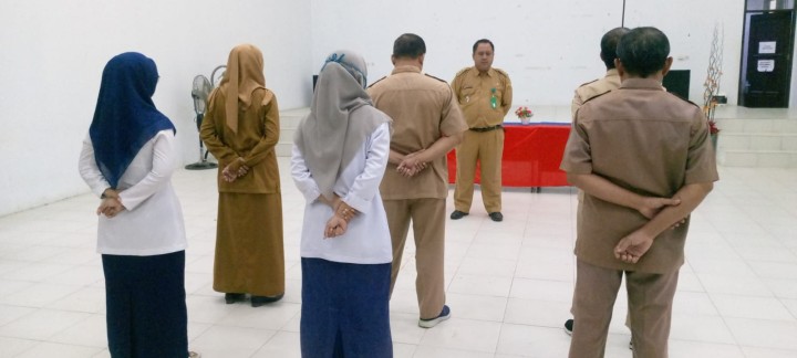 Apel pagi di lingkungan pemerintahan Kelurahan Sindang Sari Pejabat Struktural ASN dan NON ASN Kelurahan Sindang Sari