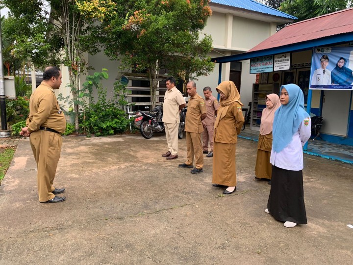 Apel pagi di lingkungan pemerintahan Kelurahan Sindang Sari Pejabat Struktural ASN dan NON ASN Kelurahan Sindang Sari