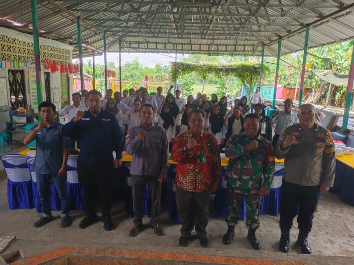 Pelantikan, pengambilan sumpah/janji, dan penandatanganan pakta integritas kelompok penyelenggara pemungutan suara (KPPS) se kota samarinda untuk pemilihan gubernur dan wakil gubernur serta wali kota dan wakil wali kota tahun 2024