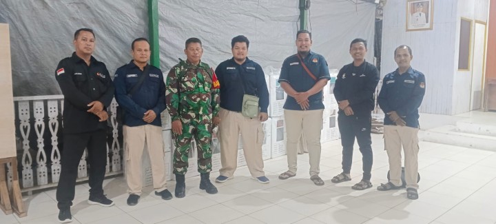 Penjeputan Kotak Suara oleh tim pps kecamatan yang akan di serahkan ke kantor kecamatan