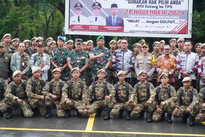 Menghadiri kegiatan Penyerahan anggota KOMPONEN CADANGAN (KOMCAD) Oleh Dandim ke Bapak Walikota Samarinda.