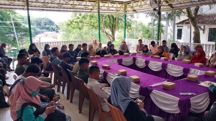Rapat Sosialisasi dan pengarahan pegawai Non ASN di Lingkungan Pemerintahan Kecamatan dan Kelurahan se-kecamatan sambutan.