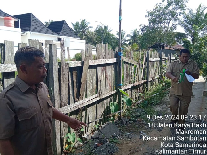 Pengukuran Objek Tanah di samping Kelurahan Sindang Sari.