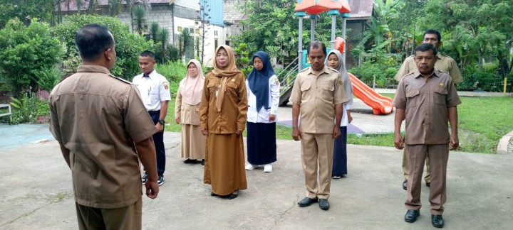 Rutinitas Apel pagi di lingkungan Pemerintahan Kantor Kelurahan Sindang Sari