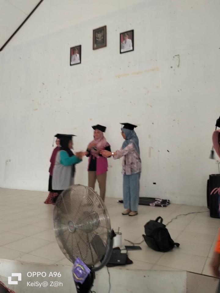 Gladi Persiapan Acara Wisuda Sekolah Lansia Kelurahan Sindang Sari