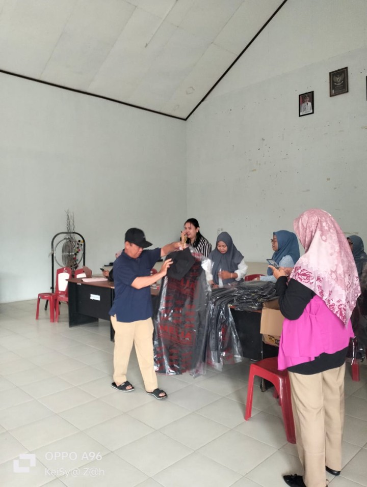 Gladi Persiapan Acara Wisuda Sekolah Lansia Kelurahan Sindang Sari