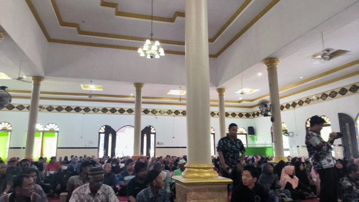 Pembagian Kartu Pembagian Gass Elpiji di Kelurahan Makroman