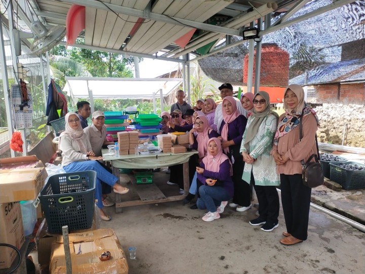 Menerima Kunjungan ke Kelurahan Sindang Sari dari Kelurahan Karang Anyar
