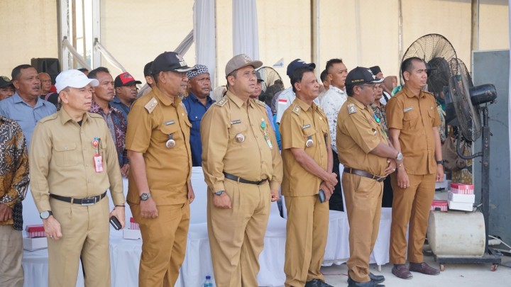 Mengikuti Kegiatan Walikota Menyapa ( PROBEBAYA) di Sakha Socccer Kelurahan Sungai Kapih