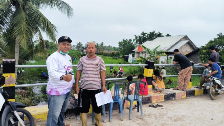 Gotong Royong Masal di Wilayah Kelurahan Sindang sari