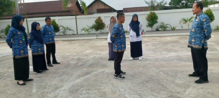 Kegiatan Rutinitas Apel Pagi di Lingkungan Pemerintahan Kelurahan Sindang Sari