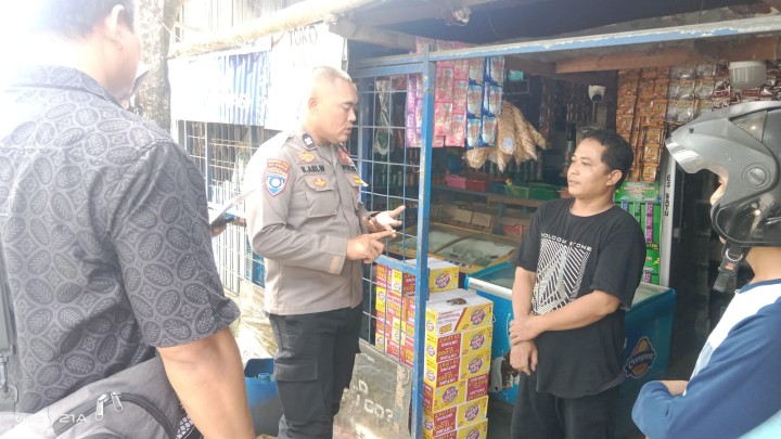 Memberikan Himbauan tentang perwali untuk Tempat Hiburan Malam yang berada di wilayah RT.07 dan 09 Sindang Sari.
