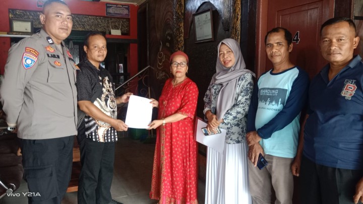 Memberikan Himbauan tentang perwali untuk Tempat Hiburan Malam yang berada di wilayah RT.07 dan 09 Sindang Sari.