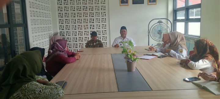 Rapat koordinasi pembentukan tim aksi perubahan kelurahan sindang sari.