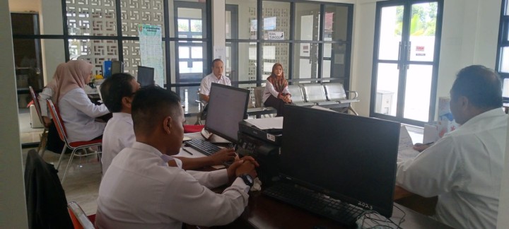 Rapat Kordinasi Internal Pegawai Kelurahan Sindang Sari.