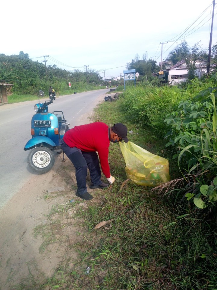 Kegiatan Aksi Pungut Sampah Serentak Se kota Samarinda. Di wilayah Kecamatan Masing-masing.