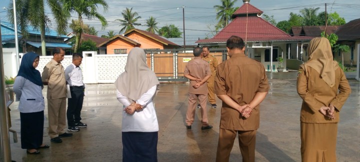 Rutinitas Apel pagi di Pemerintahan Kelurahan Sindang Sari