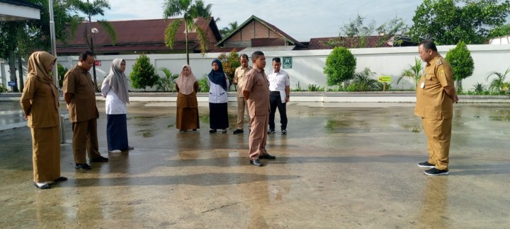 Rutinitas Apel pagi di Pemerintahan Kelurahan Sindang Sari