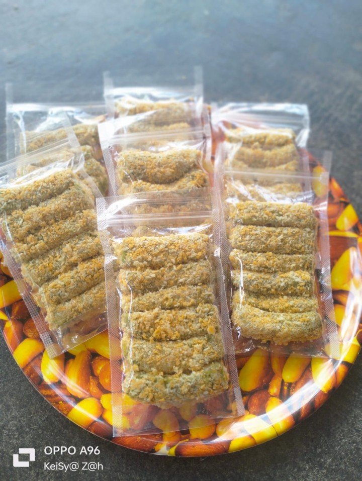 Pelatihan pembuatan makanan olahan dari ikan lele berupa kerupuk,abon dan nugget yg bersumber dari pembudidaya lele Sindang sari
