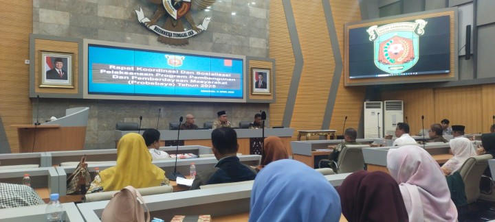 Sosialisasi Pelaksanaan Program pembangunan dan pemberdayaan masyarakat (Probebaya) Tahun 2025.