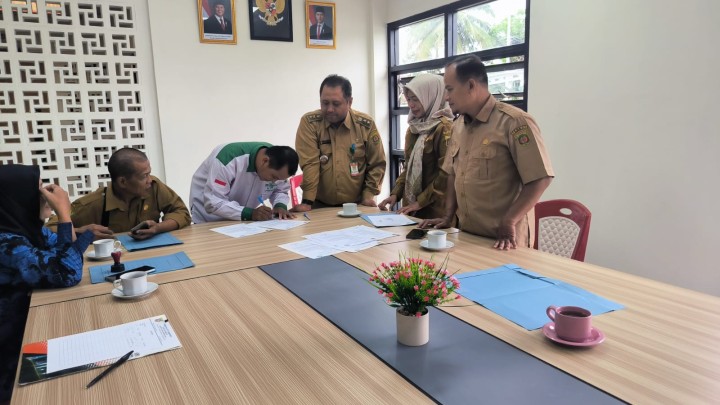 Penandatanganan MoU kelurahan dgn institusi pendidikan (Paud,TK,SD,SMP) wilayah Sindang sari terkait peningkatan layanan perpustakaan berbasis inklusi sosial.