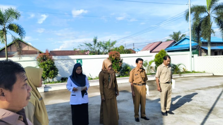 Rutinitas Apel pagi di lingkungan pemerintahan Kelurahan Sindang Sari