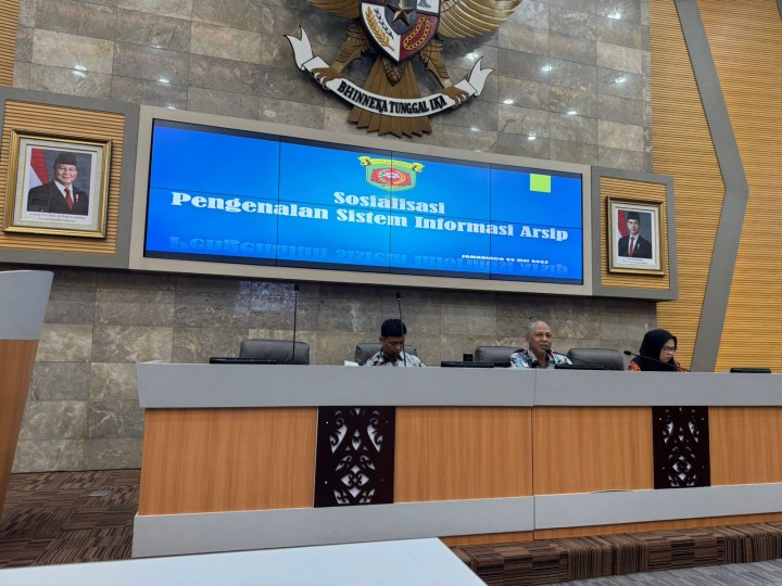Sosialisasi Pengenalan Sistem Informasi Layanan Arsip (SILAYAR).