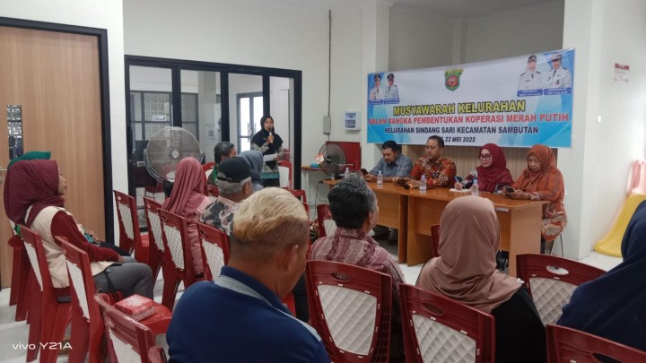 Rapat Musyawarah Pembentukan Koperasi Merah Putih Kelurahan Sindang Sari.