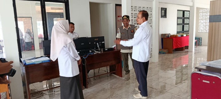 Verifikasi lapangan Lomba Kelurahan Tinggkat Kota Bersama Tim Penilai.