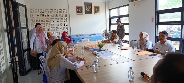 Verifikasi lapangan Lomba Kelurahan Tinggkat Kota Bersama Tim Penilai.