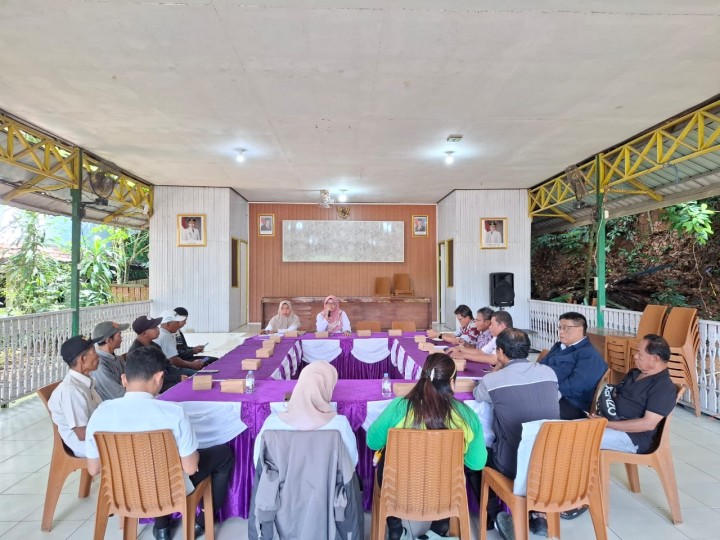 Rapat Koordinasi bersama para Perkerja Playground yang akan bekerja di setiap kelurahan.
