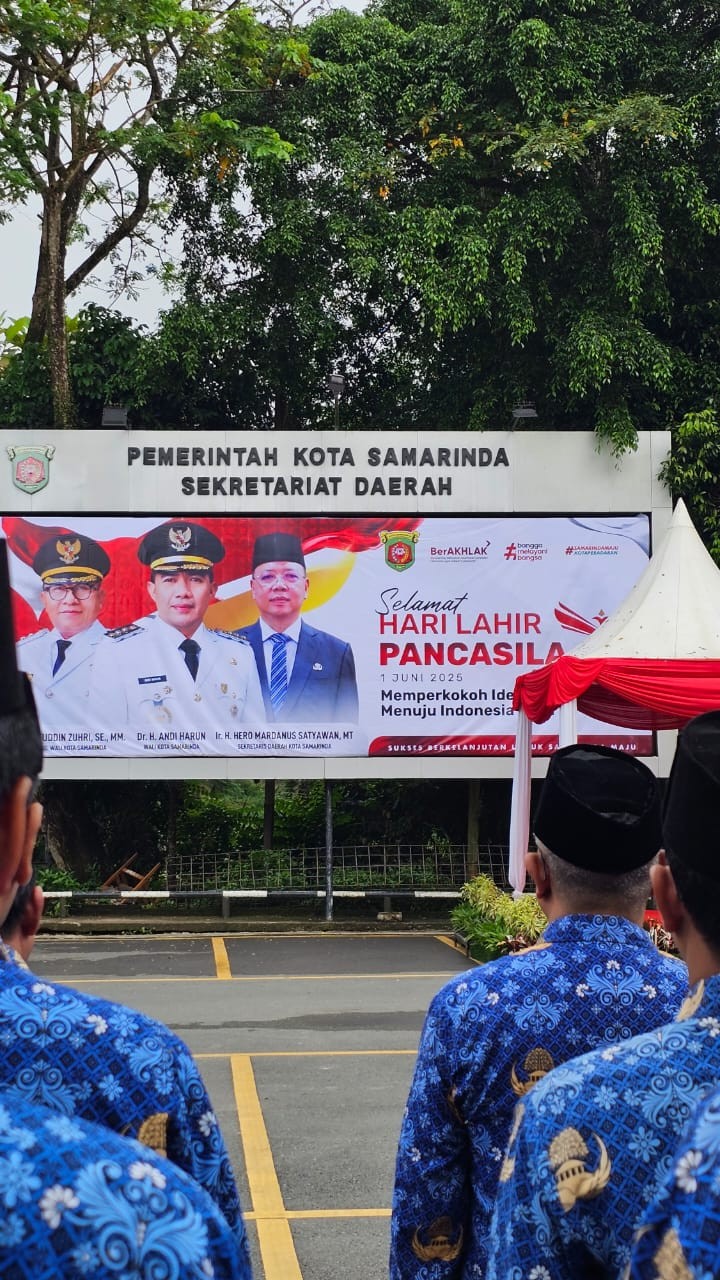 Menghadiri Upacara Hari Lahir Pacasila di Balaikota samarinda