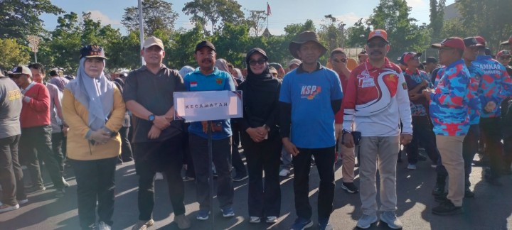 Apel Bersama dan Aksi Pungut Sampah Plastik di hadiri Lurah dan staf. Tema " Hari Lingkungan Hidup Sedunia 2025"