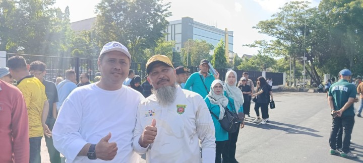 Apel Bersama dan Aksi Pungut Sampah Plastik di hadiri Lurah dan staf. Tema " Hari Lingkungan Hidup Sedunia 2025"