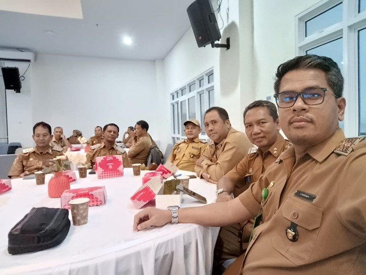 Menghadiri Paparan Rencana Penanggulangan Banjir yang disampaikan oleh Kepala Bidang Sumber Daya Air (SDA) Dinas PUPR Kota Samarinda.