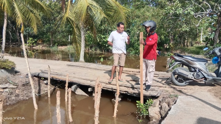 Monitoring Pengecekan pengerjaan Drainase Irigasi.