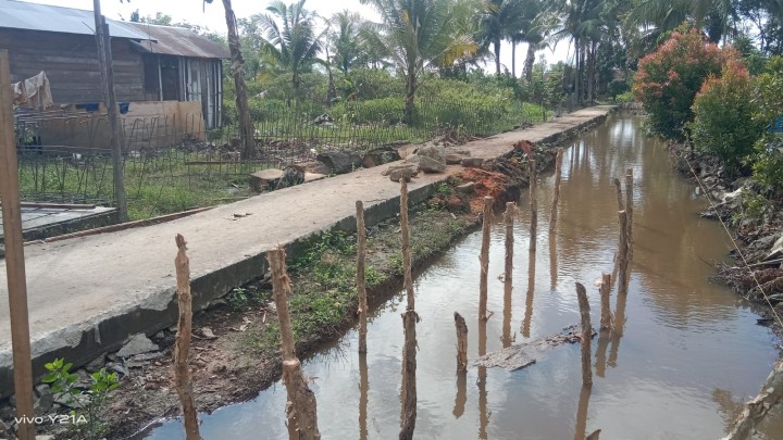Monitoring Pengecekan pengerjaan Drainase Irigasi.