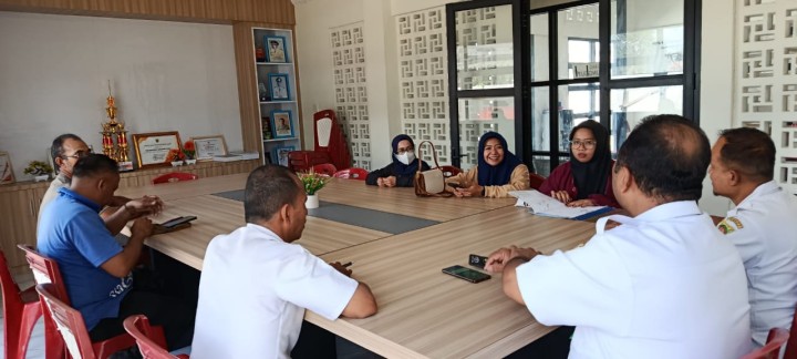 Rapat Koordinasi dan Peninjauan Drainase perbatasan Kelurahan Sindang Sari dan Kelurahan Makroman.