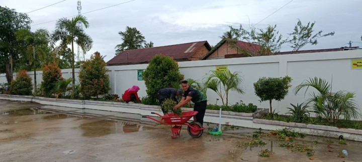 Gotong Royong Lingkungan Kelurahan Sindang Sari.