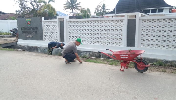 Kegiatan Gotong Royong oleh warga Sindang Sari