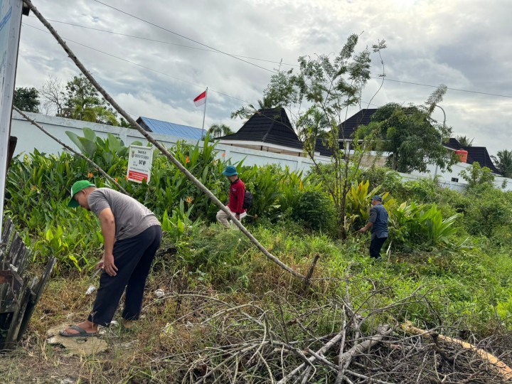 Kegiatan Gotong Royong oleh warga Sindang Sari